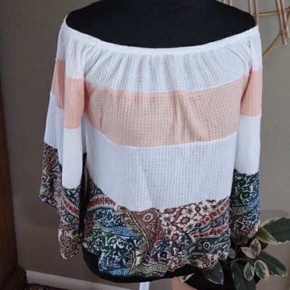 Off Shoulder Neutral Wide Striped Top with Pattern Bottom and Bell Sleeves Sz L - Picture 4 of 11